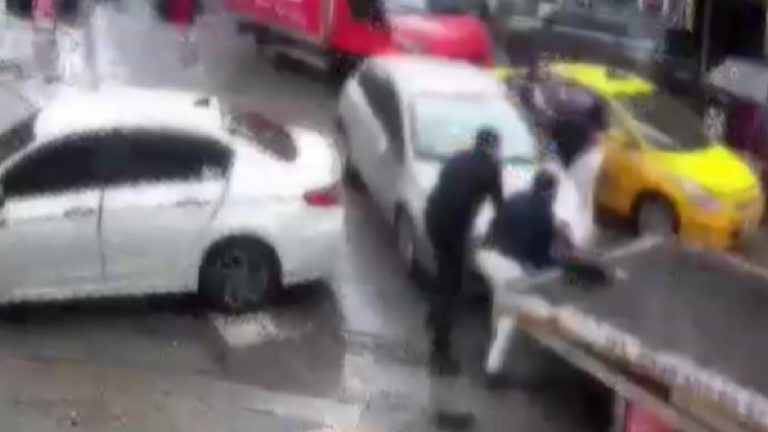 Dikiz aynasını kıran kuryeyi ezen sürücü tutuklandı: Fren yerine gaza bastım