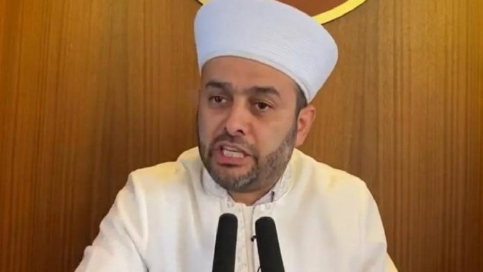 diyanetin-sorusturma-baslattigi-halil-konakciya-cumhurbaskani-danismanindan-destek-fXmvA2S3.jpg