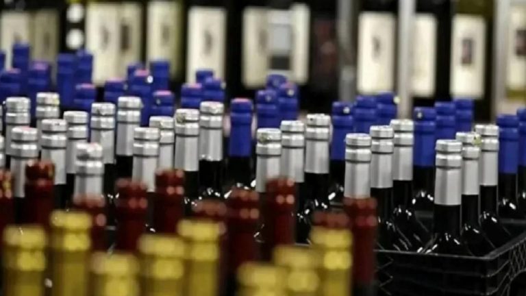 Dr. Akpınar: ‘Sahte alkolü kokusundan ya da renginden ayırt etmeleri mümkün değil’