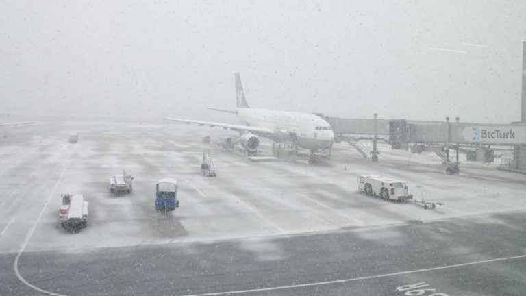 İstanbul ve Sabiha Gökçen havalimanlarında uçuşlar azaltılacak