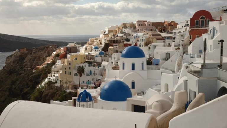 Santorini Adası’nda 5.3 büyüklüğünde zelzele
