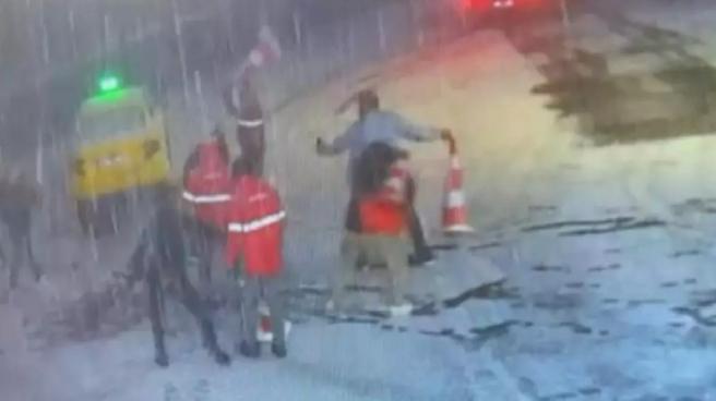 İstanbul’un en lüks semtinde dehşet: Ünlü iş insanı benzinlikte bıçaklı saldırıya uğradı, dubayla engellemeye çalıştılar