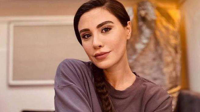 unlu-oyuncu-sukran-ovali-sezen-aksunun-kendisine-verdigi-vasiyeti-paylasti-mKuX4JaD.jpg