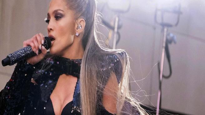 Jennifer Lopez Türkiye’de sahne alacak: Konser bilet fiyatları sosyal medyayı karıştırdı