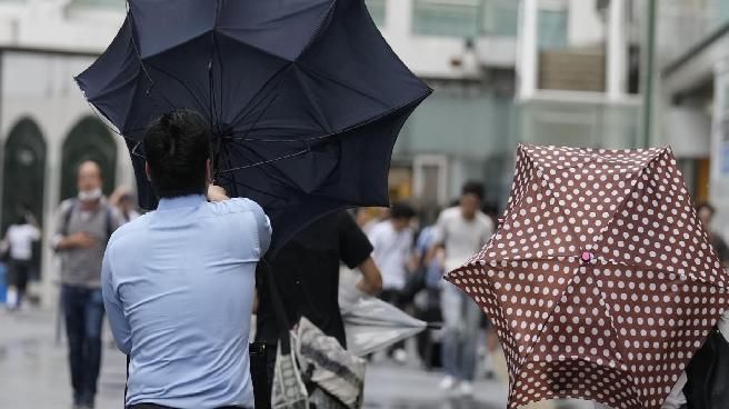 meteorolojiden-istanbul-icin-kirmizi-alarm-sert-hava-degisimi-geliyor-ani-sicaklik-dususu-bekleniyor-inpTYpUg.jpg