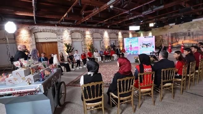 Cumhurbaşkanı Erdoğan, Tütün Ürünlerinin Zararlarının Önlenmesi Kanunu’nun yıl dönümünde gençlerle buluştu: (1)