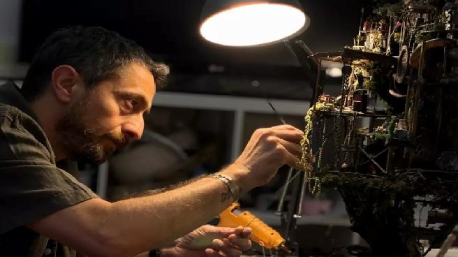 Melih Şentürk: Atık Malzemelerle Dünyayı 3 Boyutlu Yansıtıyor