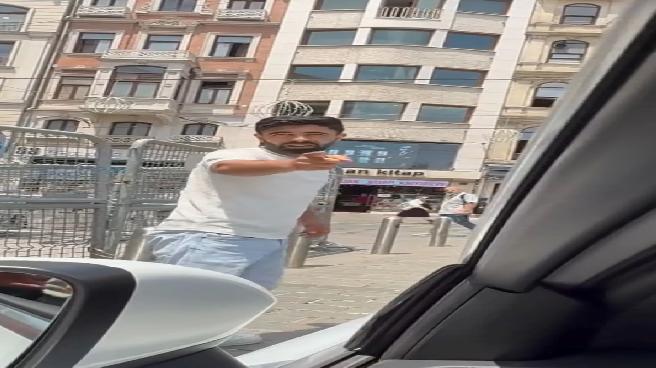 Galatasaray Meydanı’nda Trafik Tartışması