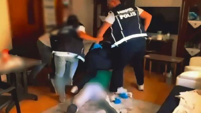 izmirde-uyusturucu-operasyonu-127-kilo-bonzai-ele-gecirildi-gva7kBhH.jpg