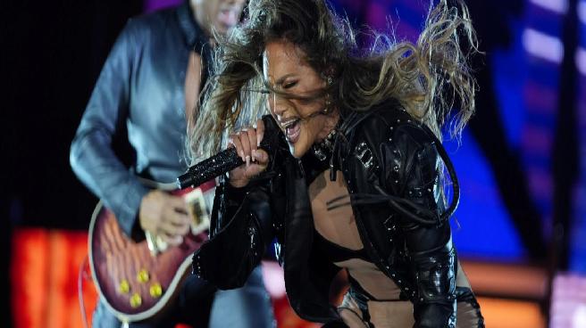 Jennifer Lopez’i kapıdan çevirmişti: Mağaza çalışanı hakkında karar verildi
