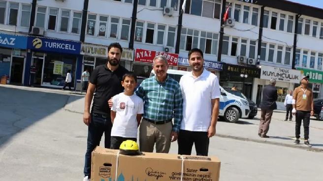 Konya’da ‘Güle Oynaya Camiye Gel’ Projesi Kapsamında Bisiklet Dağıtımı