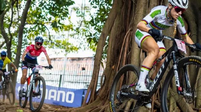 Mariia Sukhopalova’dan Altın Madalya