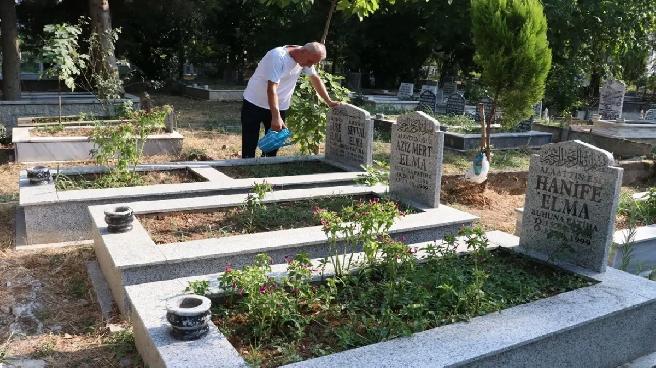 Marmara Depremi’nde kaybettiği eşi ve 3 çocuğunun acısını 26 yıldır yüreğinde taşıyor