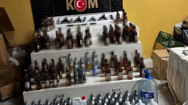 Sakarya’da Ruhsatsız Silah ve Sahte İçki Operasyonu