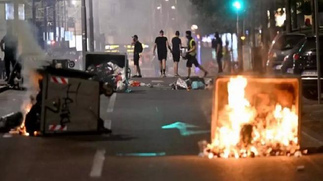 Sırbistan’da Hükümet Karşıtı Protestolar Şiddet İçeriyor