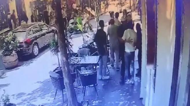 Ufuk Bayraktar, Esnafı Tehdit Edip Yumruk Attı