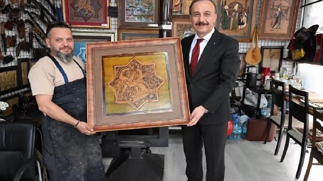 Vali Erin, ‘Yaşayan İnsan Hazinesi’ İbrahim Atalar’ı Ziyaret Etti
