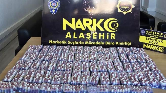 alasehirde-sentetik-ecza-operasyonu-4-bin-191-parca-ele-gecirildi-jCDKINBd.jpg