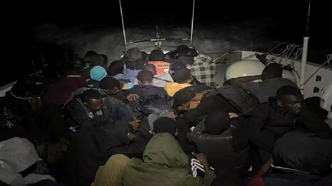 Çeşme ve Seferihisar Açıklarında Düzensiz Göçmen Operasyonları