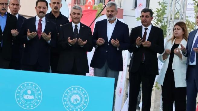 Cumhurbaşkanı Erdoğan, Hatay’da Deprem Konutları Anahtarlarını Teslim Etti