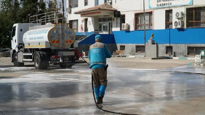 Haliliye Belediyesinden okullarda temizlik çalışması