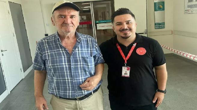 Hastane Sekreteri Heimlich Manevrasıyla 71 Yaşındaki Hastanın Hayatını Kurtardı