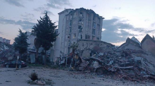 Hatay’da Aile Hekimleri Konteynırda Hizmet Veriyor!