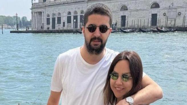 Ünlü şarkıcı Ebru Gündeş 1.5 yıllık evliliğini bitirme kararı almıştı: Boşanma davası bugün görülecek