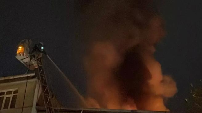 Beyoğlu’nda Kundaklama Olayı: 21 Yaşındaki Kadın Gözaltında