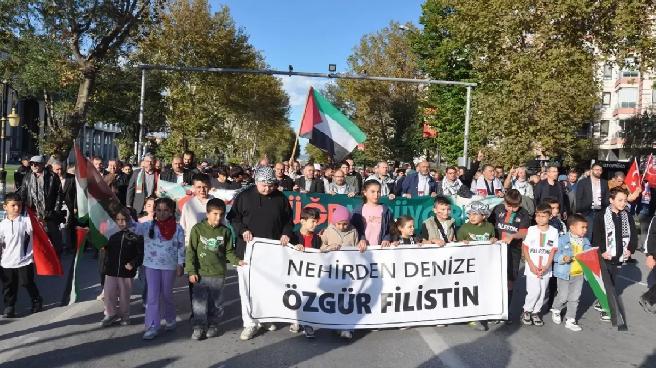 Bursa ve Kütahya’da Küresel Sumud Filosu’na Destek Yürüyüşleri Düzenlendi