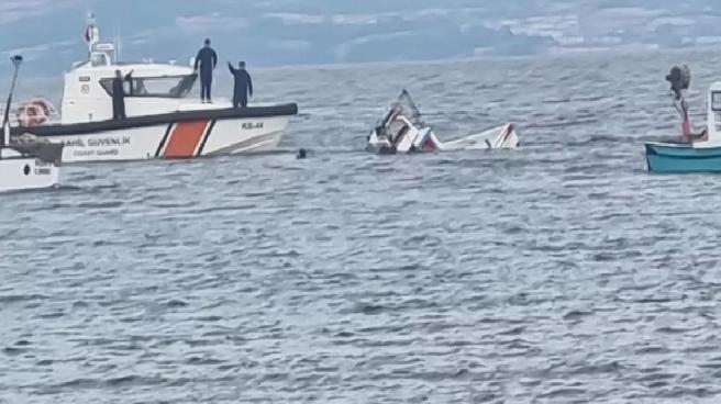 Çanakkale’de Batan Balıkçı Teknesi Karaya Çıkartıldı