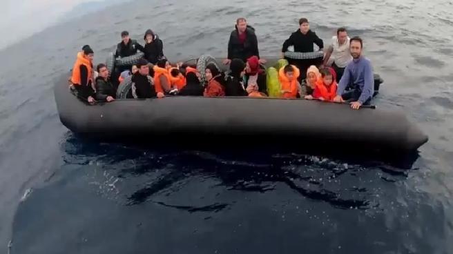 Çeşme ve Menderes Açıklarında 52 Düzensiz Göçmen Yakalandı