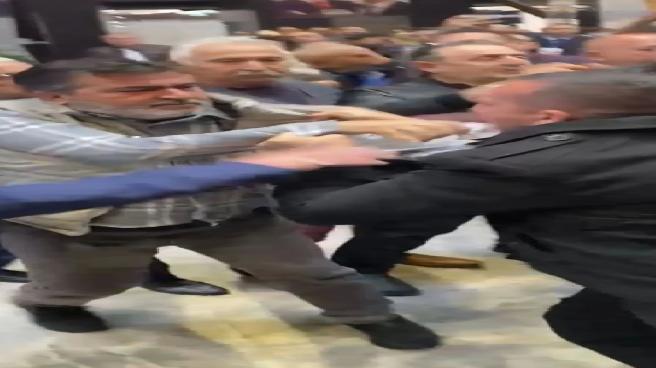 CHP Kocaeli Kongresi’nde Gazetecilere Saldırı