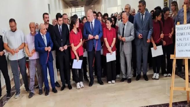 diyarbakirda-degerlerle-renklenen-kalpler-sergisi-acildi-12niiqX3.jpg
