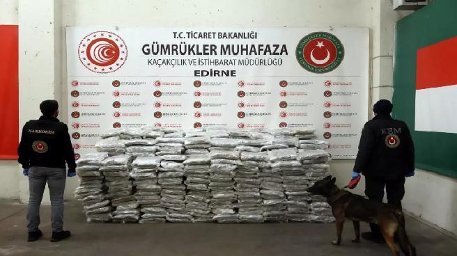 Edirne’de Sınır Kapılarında Uyuşturucu Operasyonu: 524 Kilo Ele Geçirildi