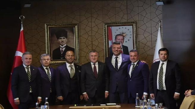 Gençlik ve Spor Bakanı Bak, Fenerbahçe Yönetimini Kabul Etti
