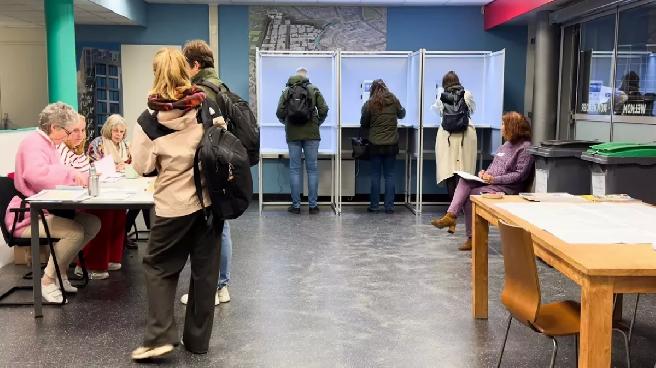 Hollanda Genel Seçimlerinde Oy Verme İşlemi Başladı