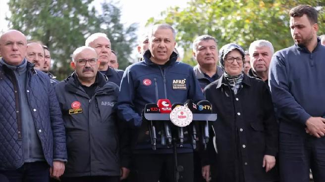 İçişleri Bakanı Yerlikaya, Sındırgı’daki depreme ilişkin açıklamalarda bulundu Açıklaması