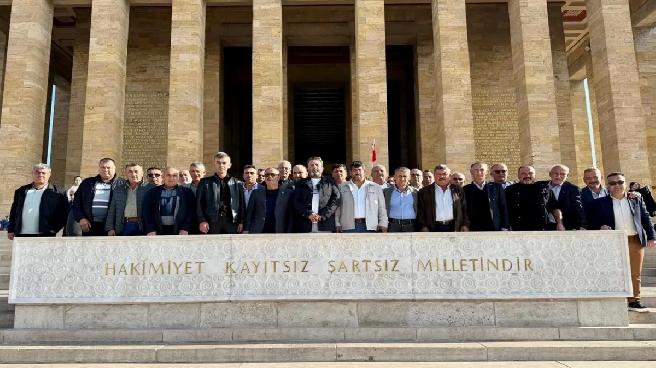 lapseki-muhtarlari-anitkabiri-ziyaret-etti-WsQr7yFi.jpg