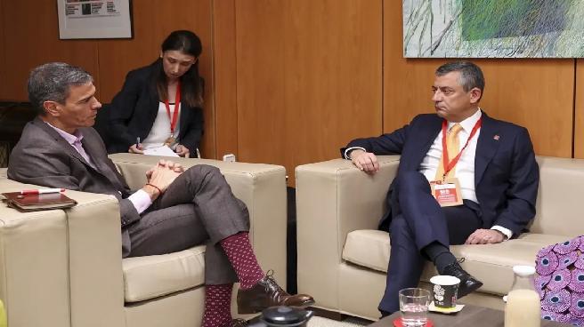 Özgür Özel, İspanya Başbakanı Pedro Sanchez ile Görüştü