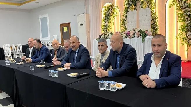 Salıpazarı’nda Yeşil Cadde Düzenlemesi İçin Esnafla Toplantı