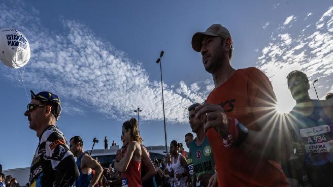 İstanbul’da maraton günü: 41 bin 416 kişinin ter döktüğü İstanbul Maratonu başladı