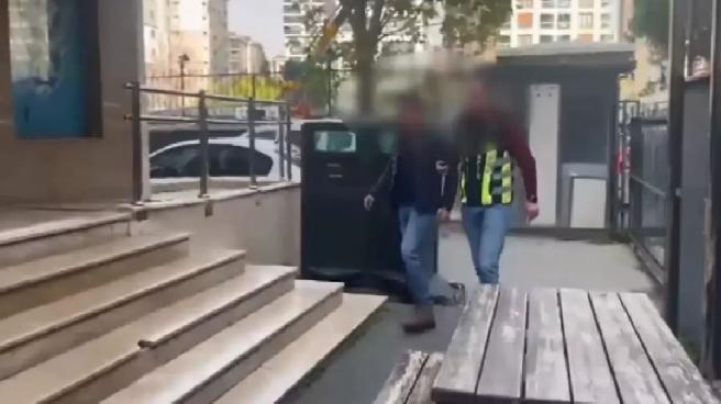 Bakan Yerlikaya: Ataşehir’de trafikte tartıştığı kadın sürücünün aracına saldıran şüpheli yakalandı
