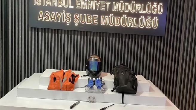 Ümraniye’de hırsızlık için girdiği evin sahibinin takılarını gasbeden zanlı ve azmettirici yakalandı